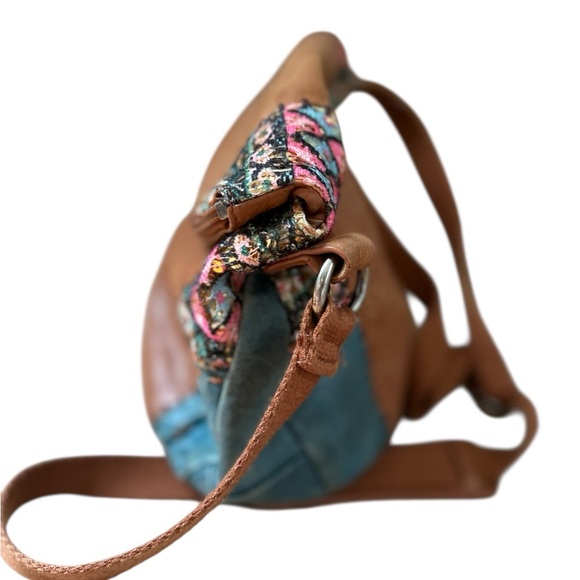 The Sak Women's Handbag Purse Tan Leather Crossbody Beaded Patchwork Bag. - Picture 6 of 14